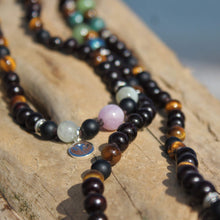 Load image into Gallery viewer, Landing Traditional Mala