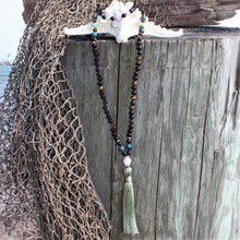 Load image into Gallery viewer, Landing Traditional Mala