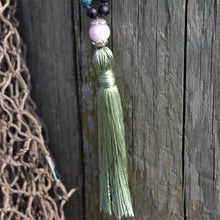 Load image into Gallery viewer, Landing Traditional Mala